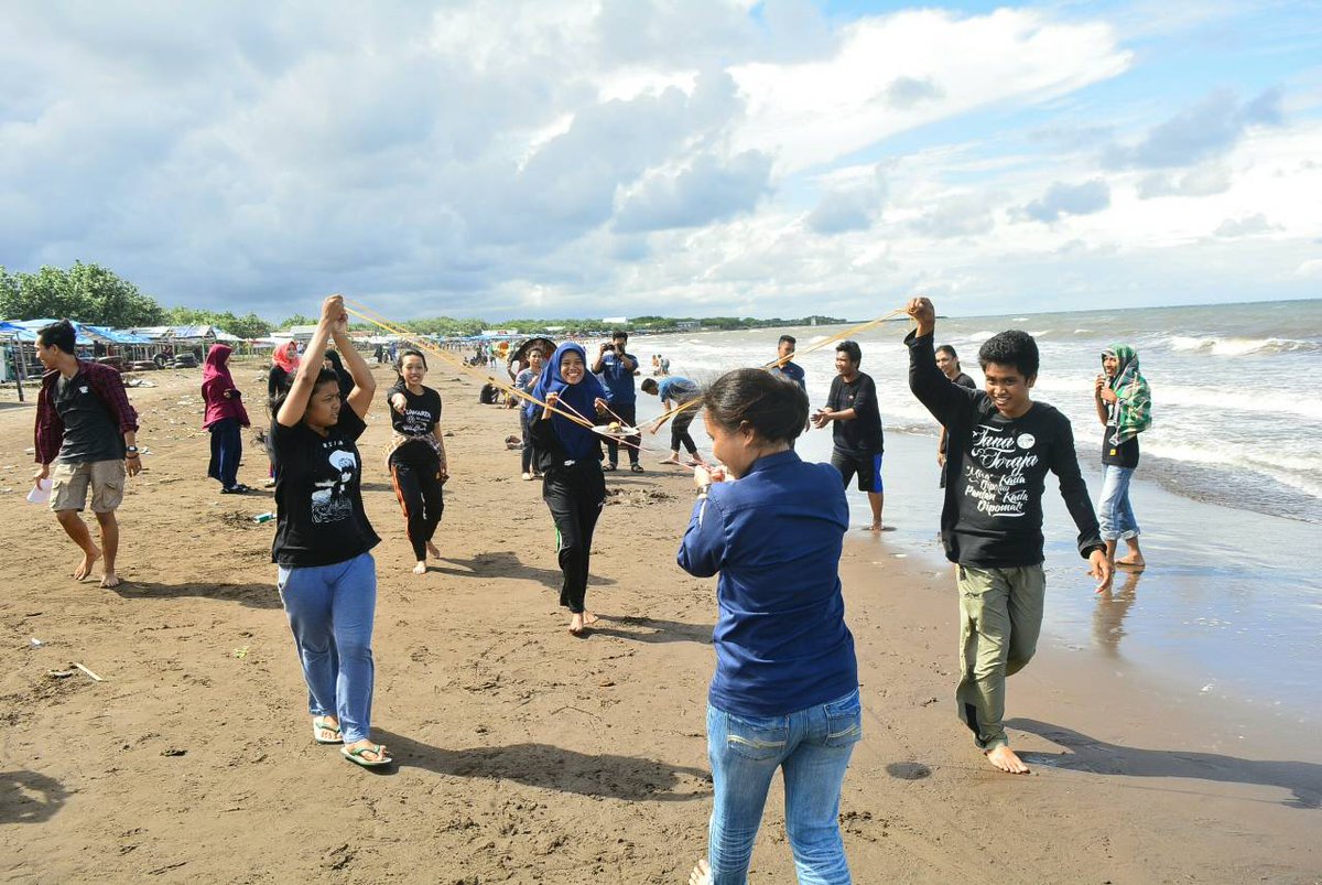 Kegiatan Outdoor: Kebersamaan, Kepemimpinan, Games #IDEAPRO2016