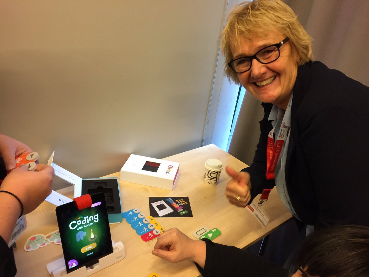 vipspips's tweet image. SjefenKoder på @settdagene  #digitalpraksis i barnehagen @Myrertoppen på workshop med @kadalsaune inspirert av @kidsakoder