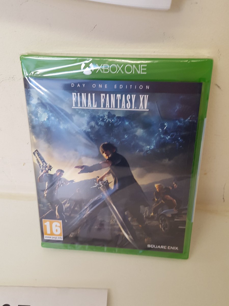 MrAndMrsProject's tweet photo. Now I have to stare at this all day untill I finish work 😍😍 #finalfantasyxv #hype #work #finalfantasy https://t.co/Re7EpMhgWX