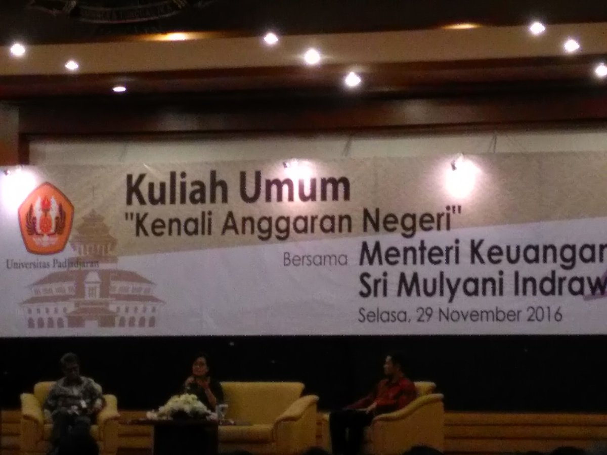 endah_sgl's tweet photo. Ibu adalah seorang ibu rumah tangga negara yang terbaik.. 😄😃😉 
#SadarAPBN  #APBN2017 https://t.co/vUht57eYTA