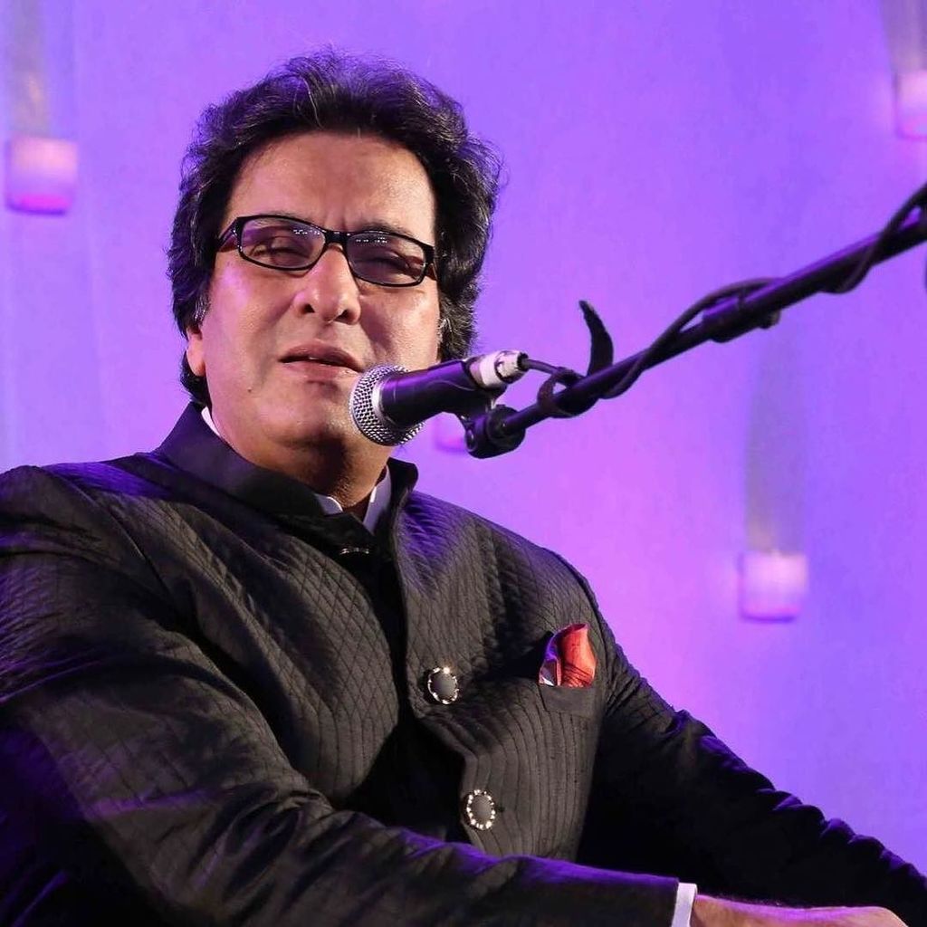 RagingTigerCo's tweet photo. TALAT AZIZ

Has been singing in concerts for over three decades and has travelled the glob… https://t.co/dcRJkfd54S https://t.co/W6pZwfW3QX