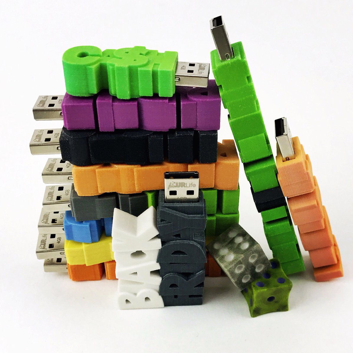 FormURLife's tweet photo. #Lastchance to stock up on #3DPrinted gear at up to 40% off! ⏰
(#3DP flash drives shown in various personalized typographic designs 💯😍) https://t.co/vuJSzH2pdP