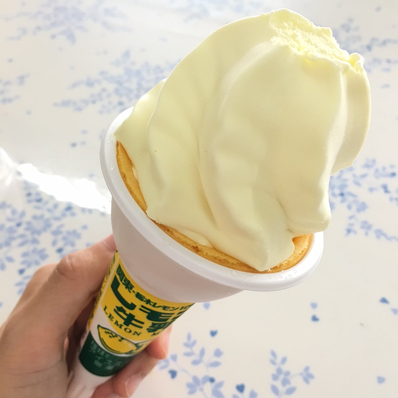 フタバ食品 サクレ Twitterren レモン牛乳ソフト 栃木県のご当地飲料 関東 栃木レモン 通称 レモン牛乳 をソフトクリームにしました ゝw ﾉ レモン牛乳の味をそのままに どこか昔懐かしい味わい まろやかで後味はさっぱり V 栃木県に遊び