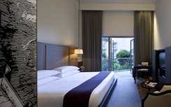 TravelMarilyn's tweet photo. LUXURY #JERUSALEM HOTEL, DAVID CITADEL COMPLETES MULTI-YEAR PHASED REDESIGN https://t.co/PPZm523dHM 
@TheDavidCitadel #Travel https://t.co/ZapLRb85Wq