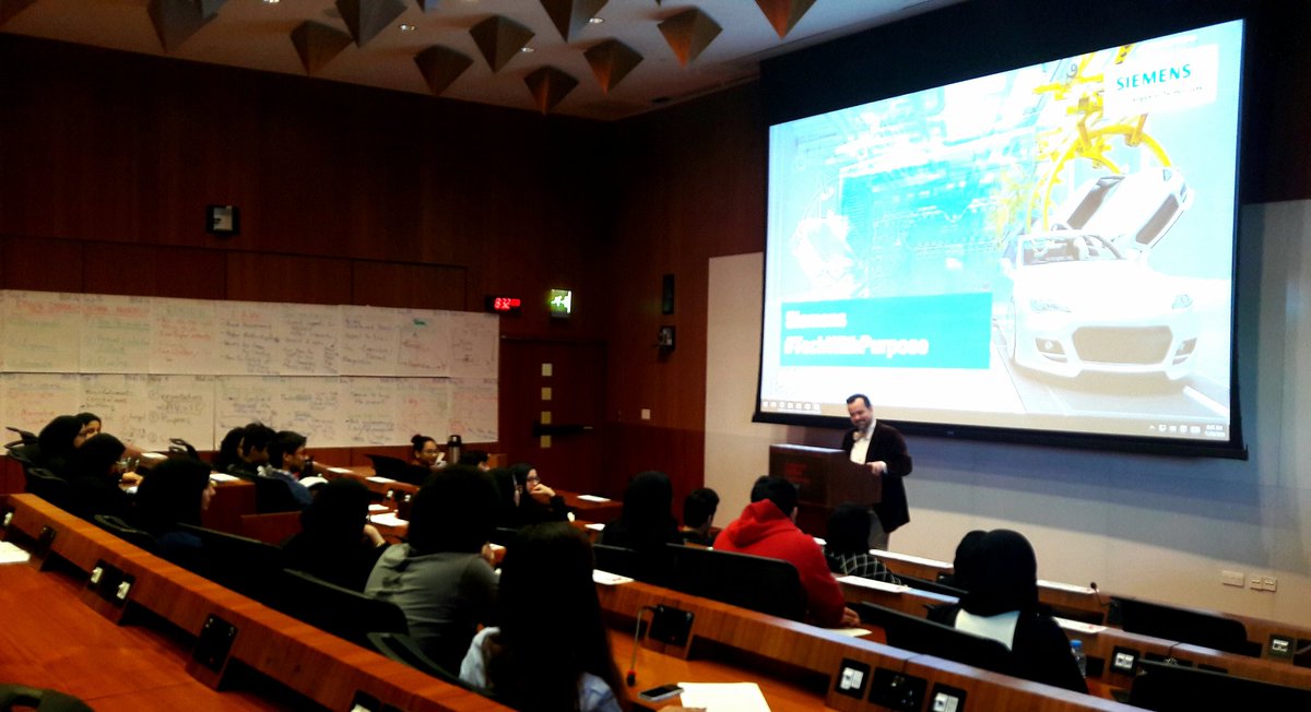 OphelieJanus's tweet photo. Thanks #BSE16 @CarnegieMellonQ for hosting @siemens_me this morning. Interesting discussion on role of tech to become #CarbonNeutral https://t.co/PxY67crIty