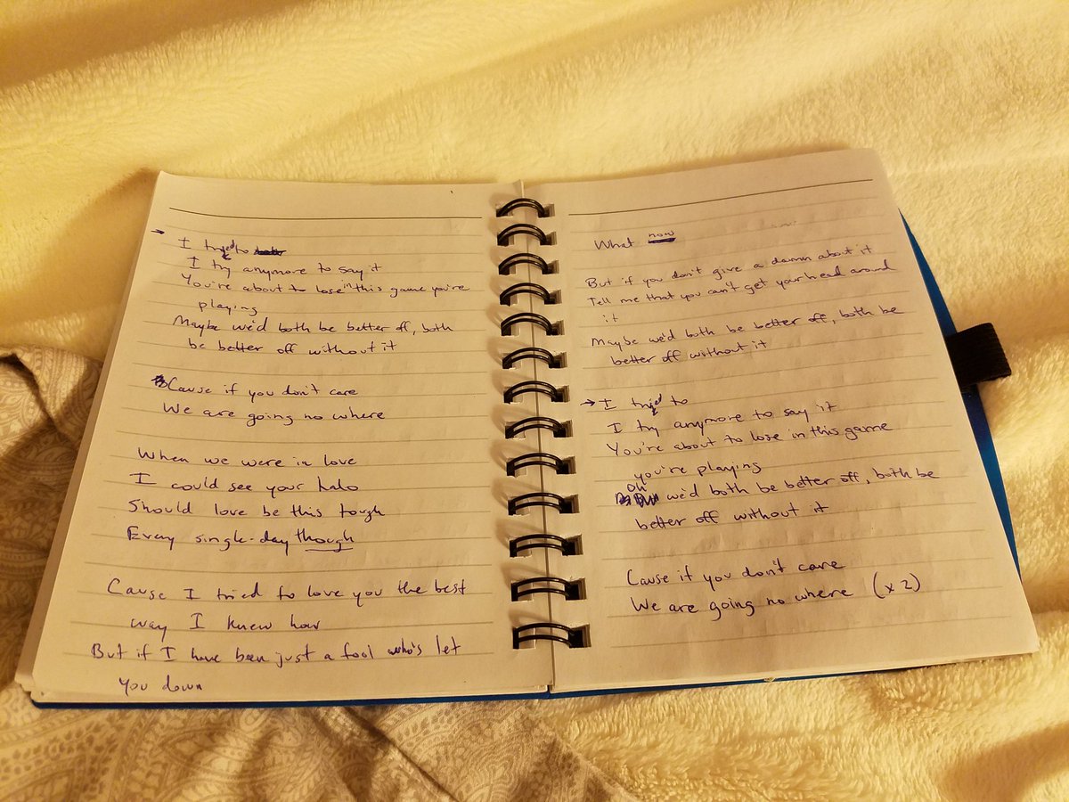 Mikey_Marx's tweet image. Can you tell me the lyric I can't understand with the arrow mark. Repeats 3 times @Busted @JamesBourne @charliesimo @mattjwillis #WithoutIt