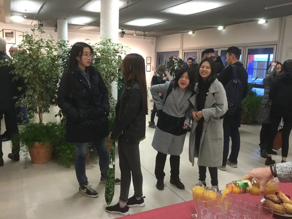 Cérémonie d'accueil pour les étudiants chinois hier soir à l'hôtel de ville.  #chine  #chateauroux #etudiants <a href="/ceschateauroux/">Ces Châteauroux</a>