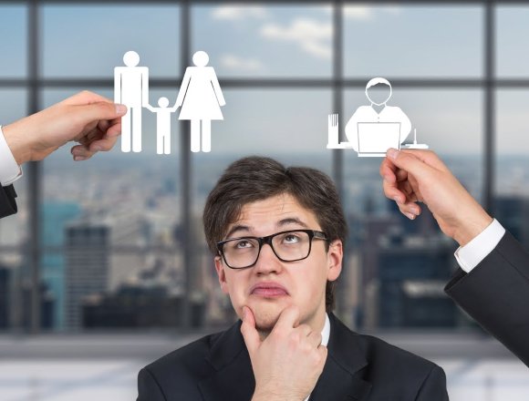Girişimci Gençlere Uzman Öneriler: Çok Çalışın, Risk Alın, Aşk İle Yapın! girisimhaber.com/post/2016/06/2…