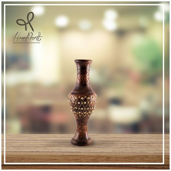 HandiKart_India's tweet image. #Designfor #bedroom give a new look with this #wooden flower #vase. Find out more such products from #Artisans at handikart.co.in/home-decor/bed…