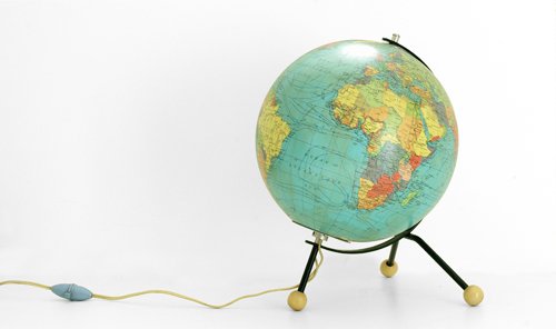 On a tous un truc à faire réparer:  Moi, ce sera mon globe au Repair'Bar de la #FabriqueDeNoel les 9 &amp; 10 décembre !
bit.ly/La-Fabrique-de…