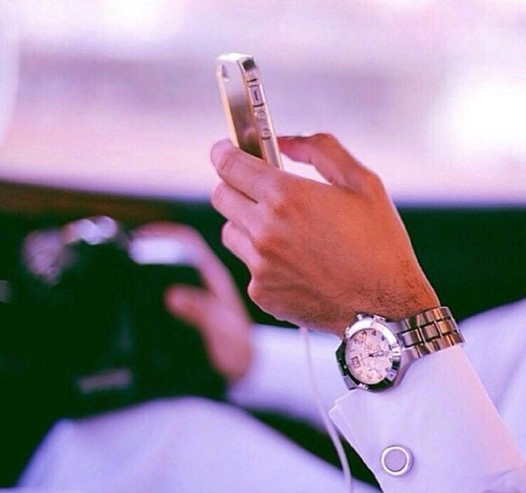 hind_design's tweet image. لك حق فيني وانت كامل حقوقي 
حافظك قلبي دون شعر ومكاتيب 
~
نبضك سقاني وأرتوت به عروقي 
وبكاس حبك ذقت حلو المشاريب