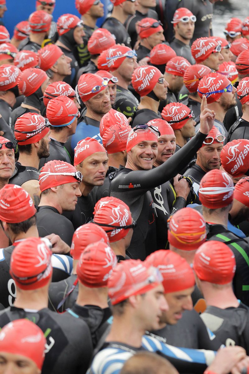 CannesTriathlon's tweet photo. Les eaux claires de Bijou Plage seront le scénario parfait pour la natation. Avec qui souhaites-tu partager l'expérience? #CIT2017 🏊 https://t.co/Ei9WmgTdUw
