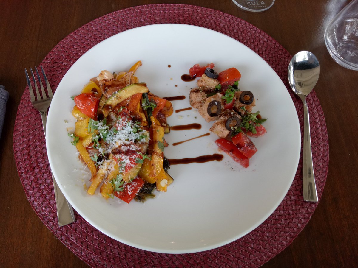 nft_meta_v's tweet photo. See what I cooked today at #SulaDIA with @polinabosca and @sula_vineyards @flavordiaries https://t.co/nhe2KwpLYR