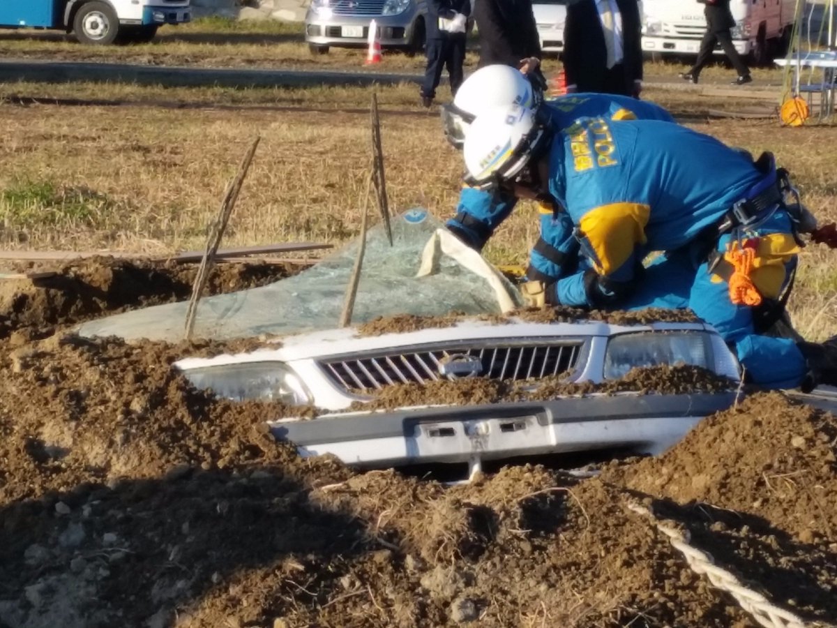 luckyfm_ibaraki's tweet photo. 11/29(火)のＩＢＳニュース その1
▼関東甲信越の10県警で作る広域緊急救助隊の総合訓練が、日立市の久慈川河口などで行われる。
#茨城放送　#ibarak https://t.co/3tpgZHoGS2