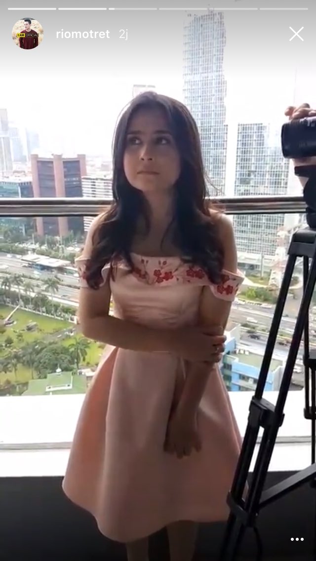PrillversLMBK_'s tweet photo. Like you're acting dear @PrillyBie selalu bisa menghayati beehh air mata nya buu ❤️❤️❤️ https://t.co/pc3I7bXaXb