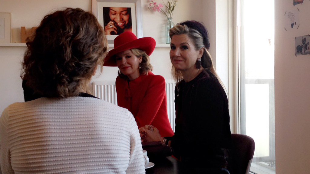 Koninginnen Maxima&amp;Mathilde bezoeken hulpverleners van het Oranje Fonds, zij bieden steun aan jongeren met problemen