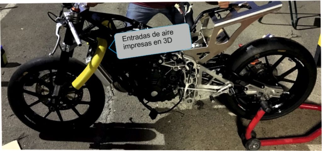 Imprimalia3D's tweet photo. El equipo @Sevilla_Racing incorpora impresión 3D en la fabricación de su #motocicleta de competición https://t.co/BcXSPWsDIx #impresion3D https://t.co/0BaMCARTyX