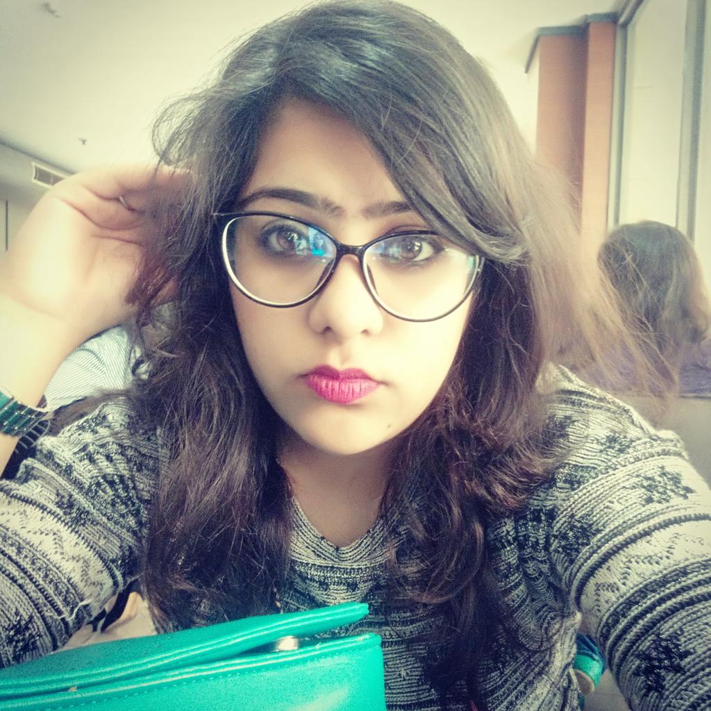 choti_don's tweet photo. Waiting for my food like #amity #delhi #Chotidon #vacaayyyy https://t.co/nmdnbzqPPt