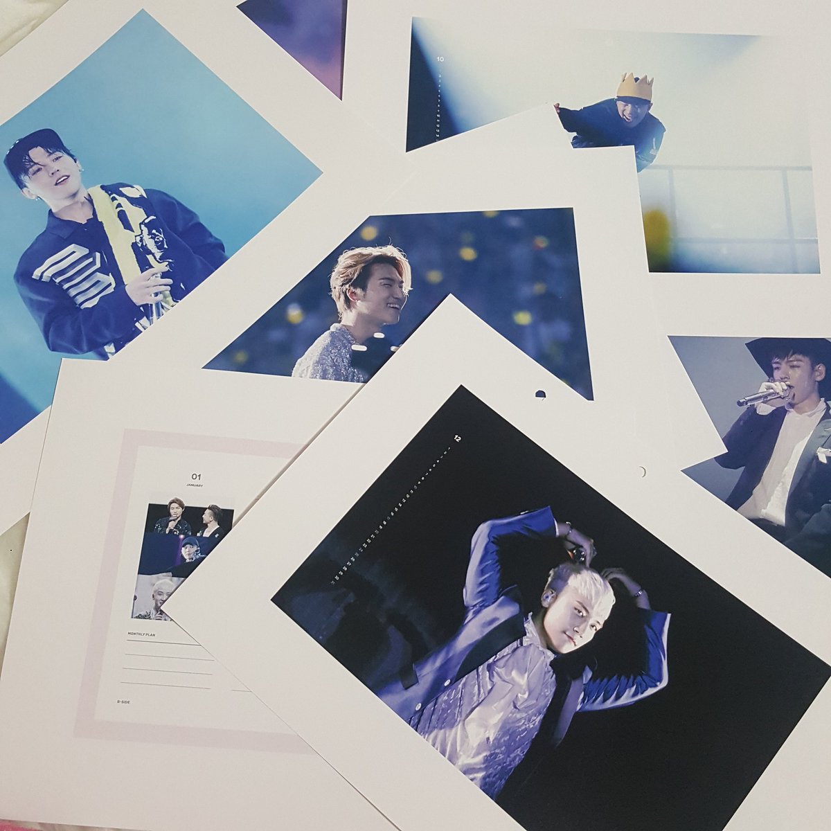 BB_side's tweet photo. B-SIDE 2017 SEASONS GREETING
[YOU MADE MY DAY]
샘플 공개✨

생일마다 귀여운 
멤버들 얼굴 팬아트가 뿅!
기대해주시떼🙈💛

#BBside #비사이드 #빅뱅 #BIGBANG https://t.co/cX99iie24D