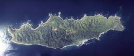 omoshirochiri's tweet photo. 【意外と知られていない離島の自治体1】
新潟県岩船郡粟島浦村。
人口365人、面積は9.78㎢で東京ドーム約200個分、山手線の内側の面積の約7分の1。
粟島浦村は1つの自治体で粟島を形成する。島内には唯一の県道である新潟県道321号釜谷内浦線が走る。 https://t.co/tdWZOQQ9nw