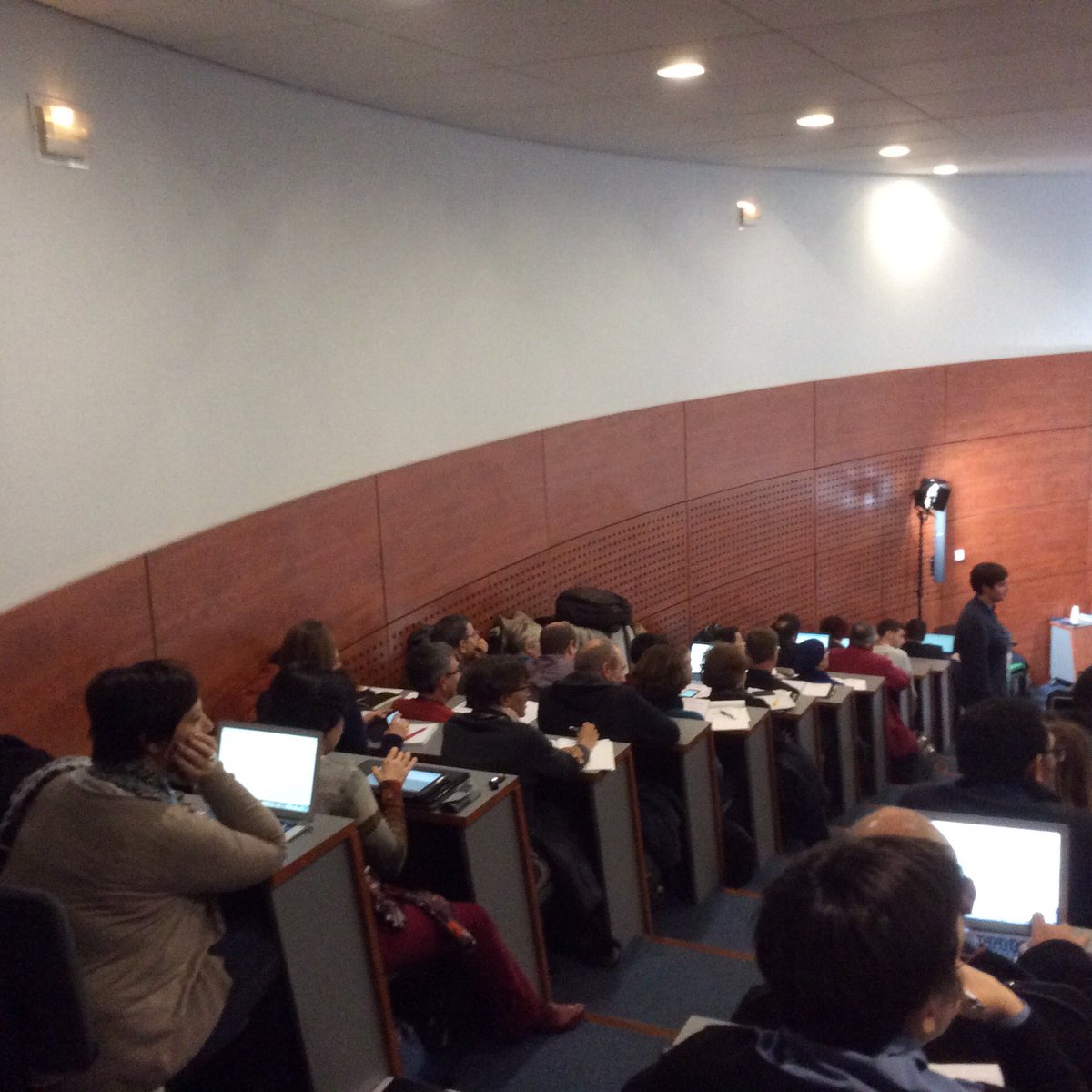 reseau_canope's tweet photo. 2e table ronde en ce moment au @CnamPCH #AteliersCanopé #Chasseneuil #médiation https://t.co/67Z6qeBnRt
