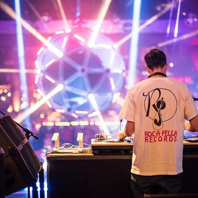 drais_manion's tweet photo. This Friday, December 2nd @djrossone returns to #Drais Nightclub! @SKAMARTIST
Text for FREE #Guestlist!
#DraisLV #DjRossOne #SKAMlife #Vegas https://t.co/bXatAp0m9x