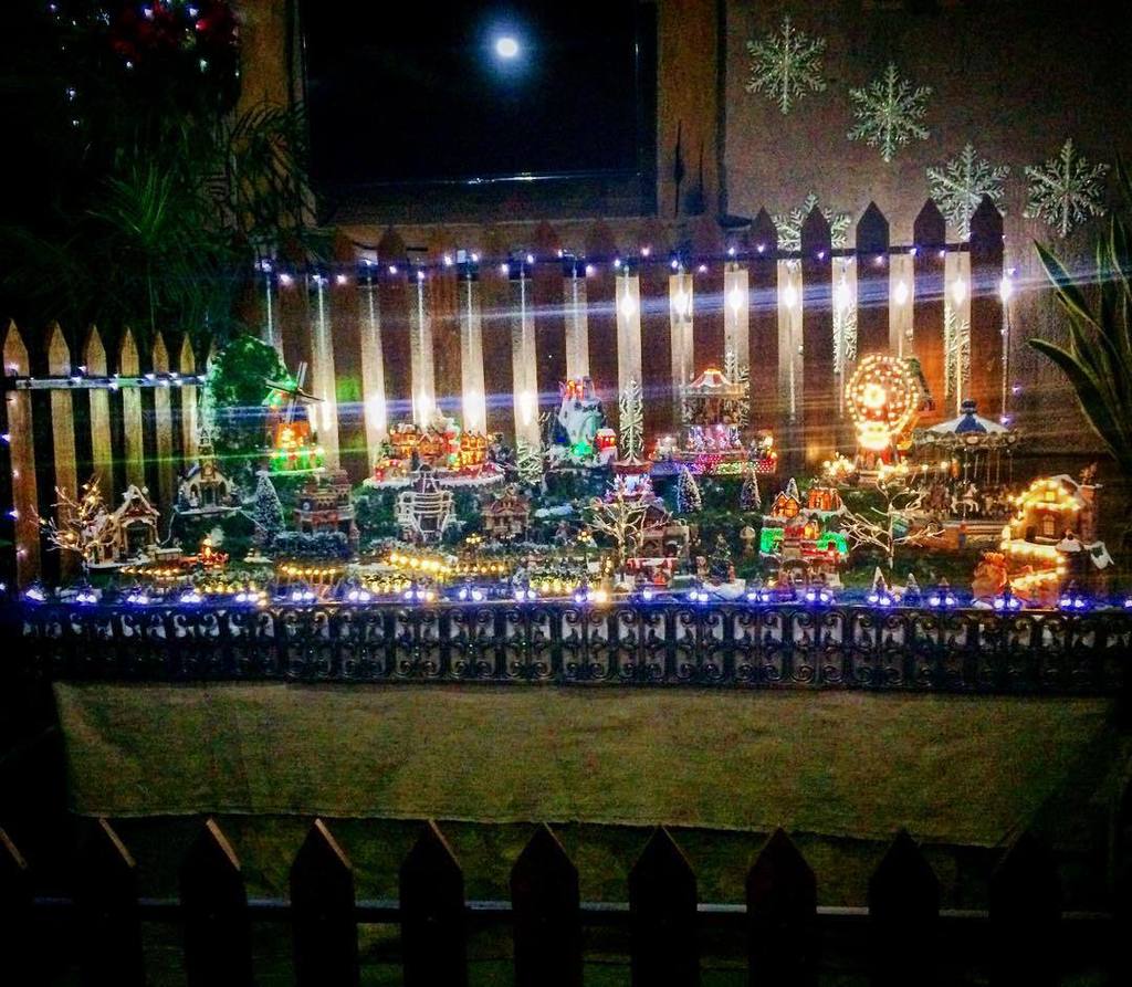 jonashares's tweet photo. Christmas time, oh Christmas time. #ChristmasVillage🎄 ✨🎅🏼 #JonaShares #WhenInSanPablo #Pal… https://t.co/0Flo2V6Uil https://t.co/wEESdlEM8Q