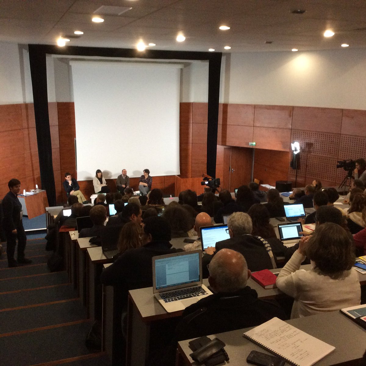 reseau_canope's tweet photo. 2e table ronde en ce moment au @CnamPCH #AteliersCanopé #Chasseneuil #médiation https://t.co/67Z6qeBnRt