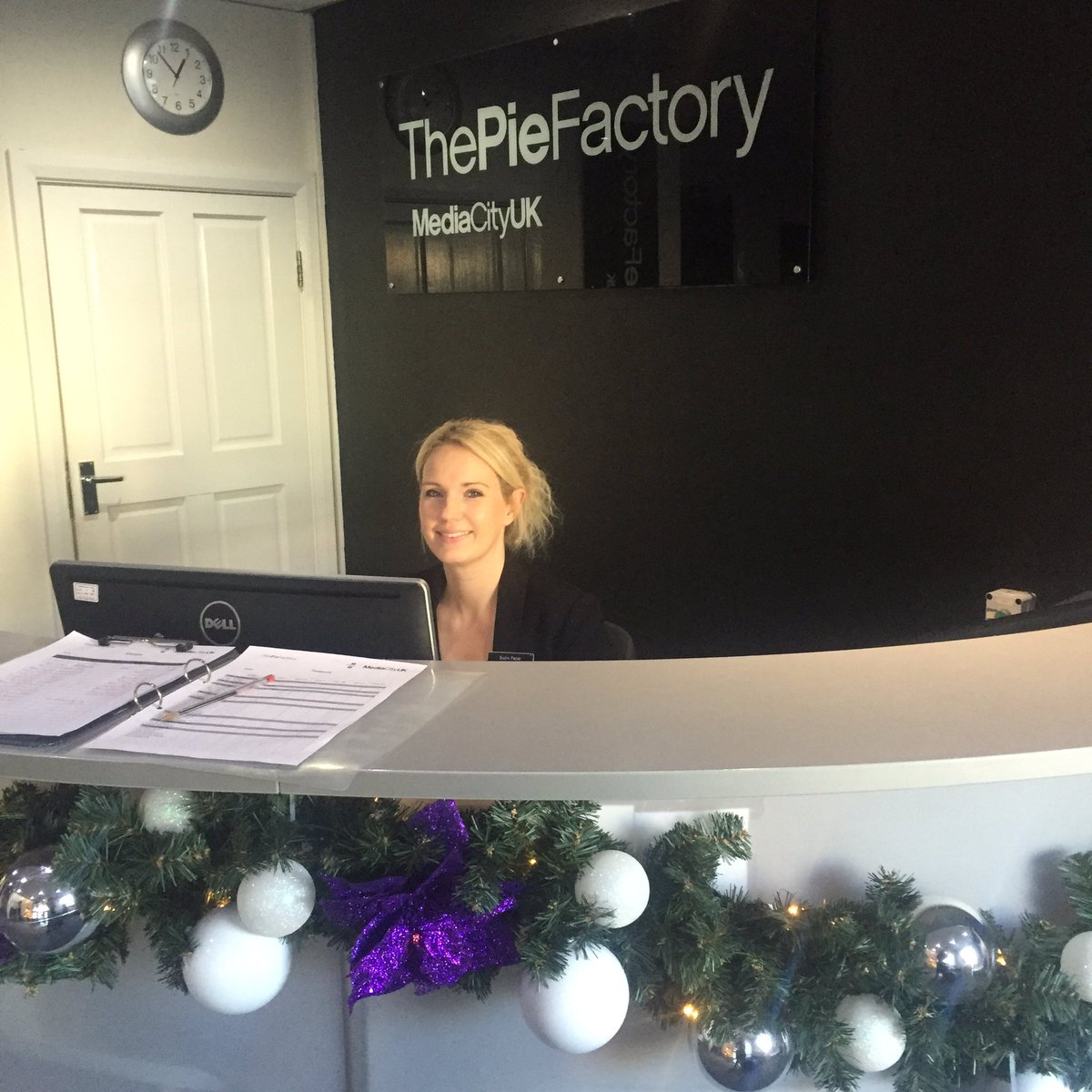 MediaCityUK's tweet image. Say hello to Suzie in @PieFactoryMCUK and drop in your donated toys for @CFKKEY103 👭🎄 #missionchristmas #dropoffpoint