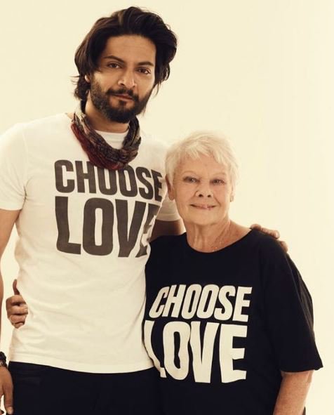 MediaEyeTweets's tweet image. Jude Law, Judi Dench, @BigBoyler and @carolineflack1 #CHOOSELOVE for @HelpRefugeesUK ow.ly/2fVF306CYl4