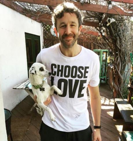 MediaEyeTweets's tweet image. Jude Law, Judi Dench, @BigBoyler and @carolineflack1 #CHOOSELOVE for @HelpRefugeesUK ow.ly/2fVF306CYl4