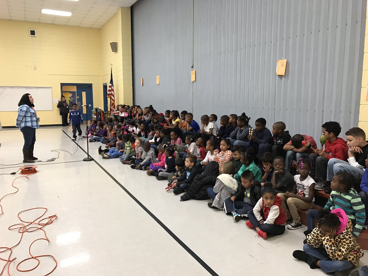 WoodhillES's tweet photo. 1st and 4th Grade practicing for Christmas program on December 13th at 6pm.  Please join us for a wonderful performance! https://t.co/IlNKLZGHMZ