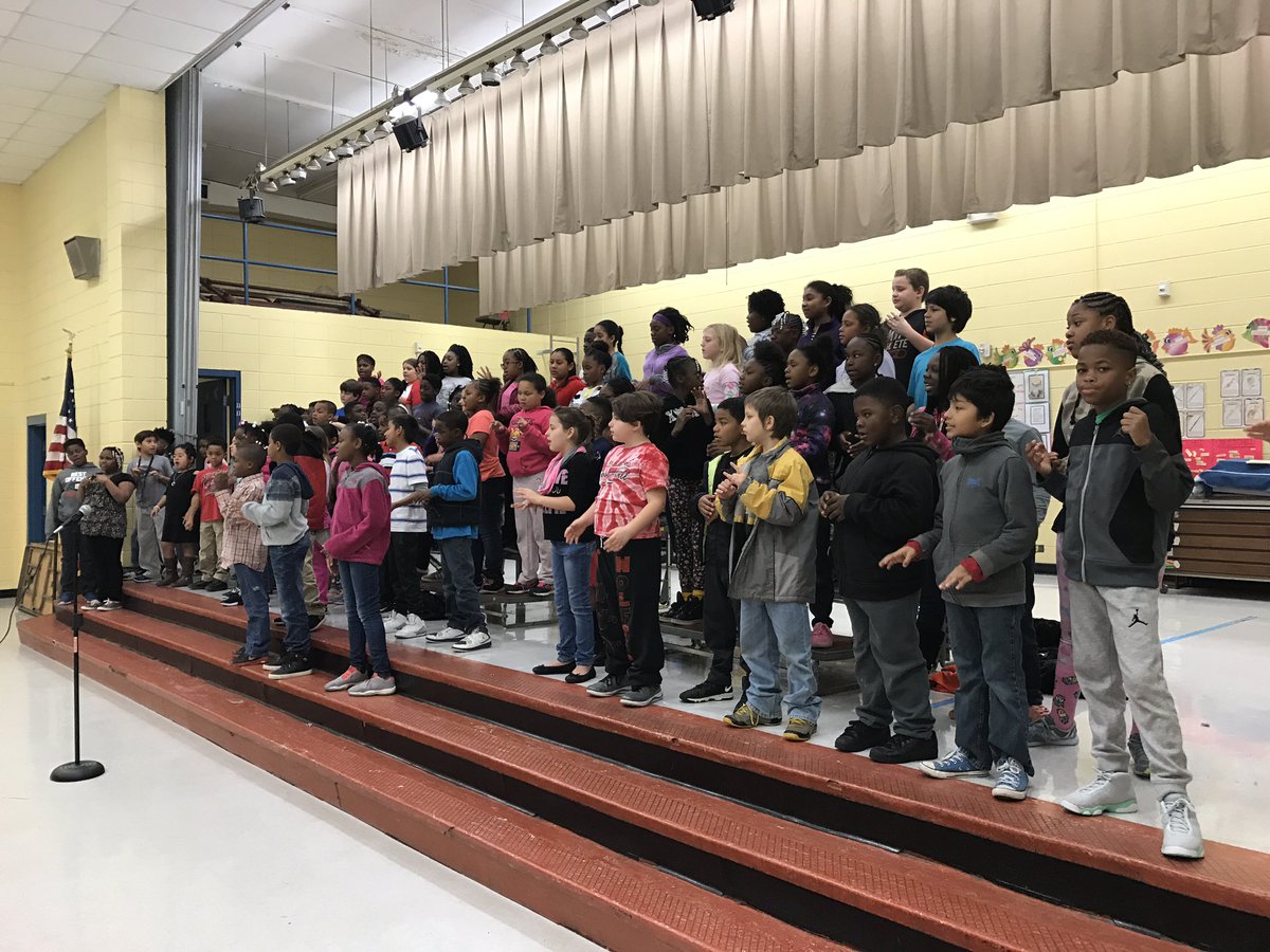 WoodhillES's tweet photo. 1st and 4th Grade practicing for Christmas program on December 13th at 6pm.  Please join us for a wonderful performance! https://t.co/IlNKLZGHMZ