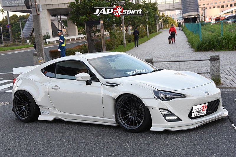 JAPspirit's tweet photo. #WorksFender #Stancenation 2016 cool Toyota #GT86 #Hellaflush works fender white body https://t.co/nRyMscUdHD https://t.co/yM2JOdvTQi