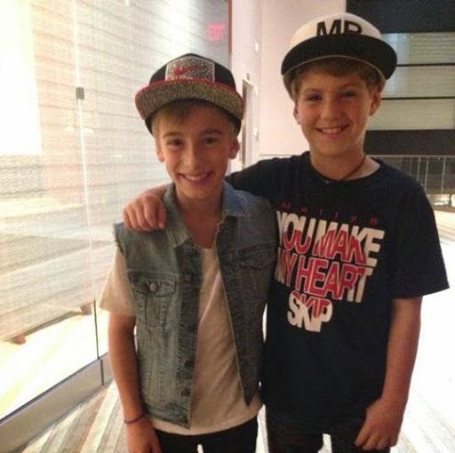 JohnnysTxBoys's tweet photo. #YoungJohnny #throwbacktuesday #JOTransforms @johnnyosings #DayAndNight https://t.co/Iw7Cf022Le
