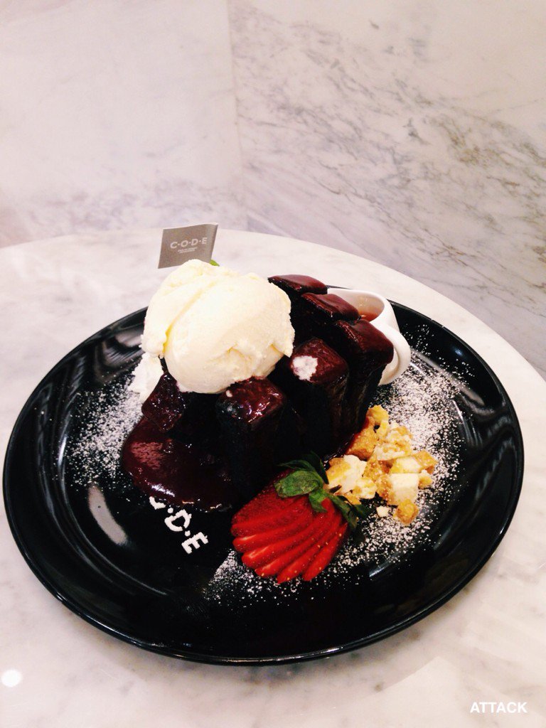 xxxattack131's tweet image. #CODECafe #toast 🍓