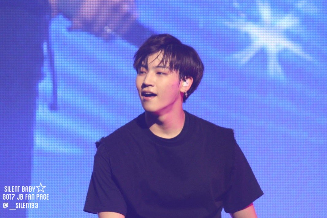 _SILENT93's tweet photo. 161127 오사카 팬미팅 두근두근 💙💕 #GOT7 #갓세븐 #JB #재범 #제이비 #heyyah https://t.co/qfw2tBzNOy