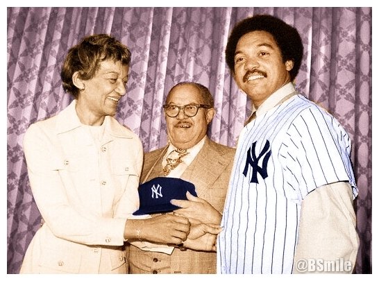 Today In 1976 ⚾ Reggie Jackson wears pinstripes for the first time, signs with the New York #Yankees for 5-yrs $3.5 million #NYY #MLB
