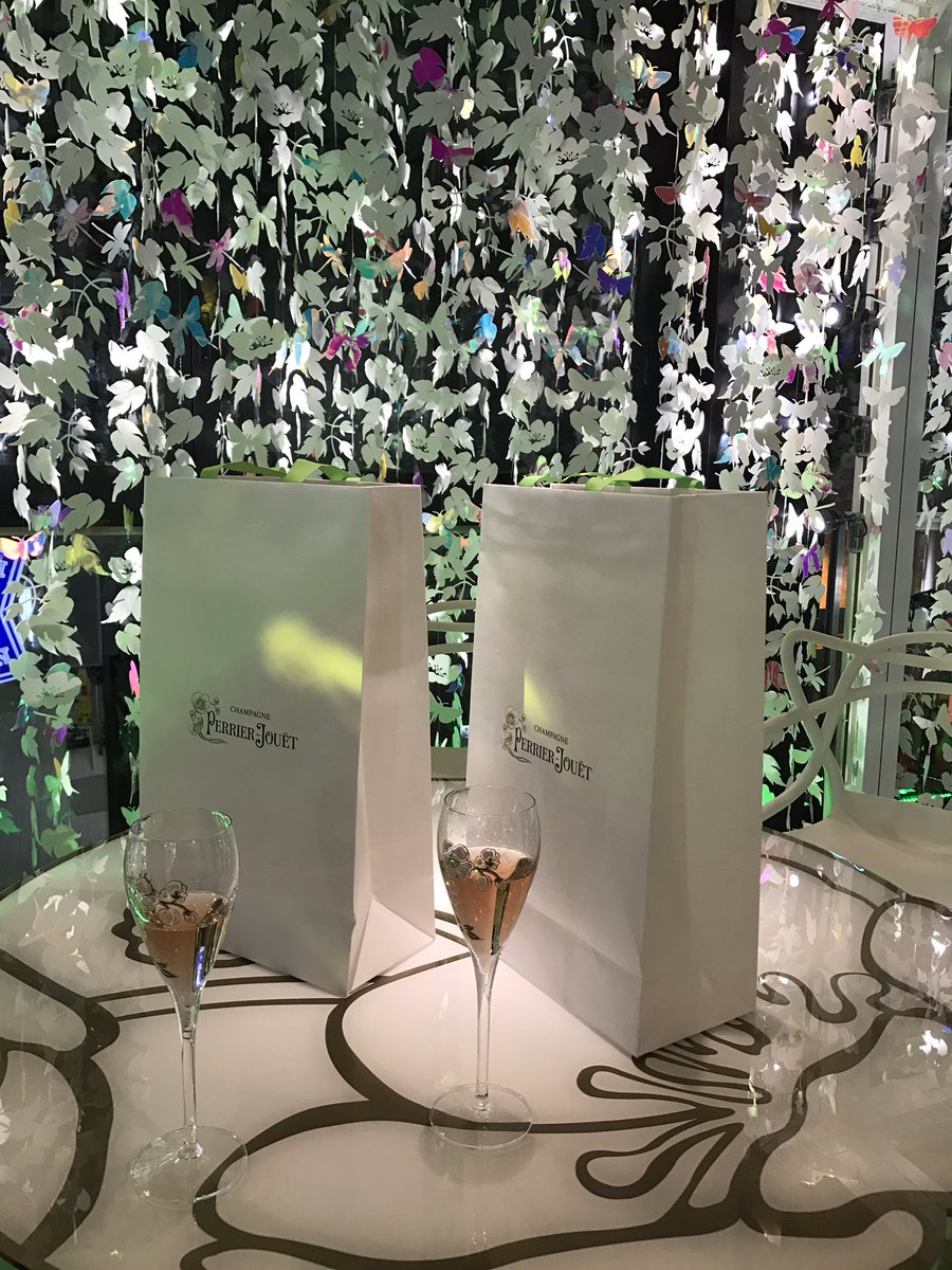 Unicorns23x's tweet photo. Perrier-Jouet pop up bar opening in Omotesando #ペリエジュエ https://t.co/sqeJbNexWM