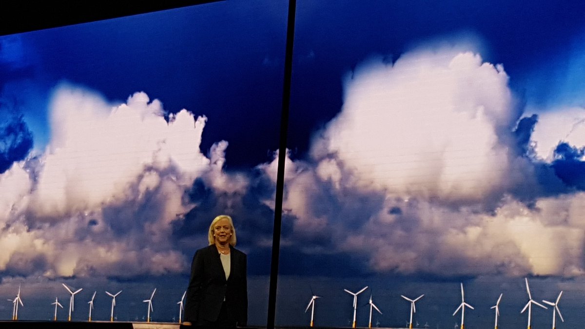 Fontaine_Ch's tweet image. #HPEDiscover &quot;our goal is to make #HybridIT simple&quot; #MegWhitman