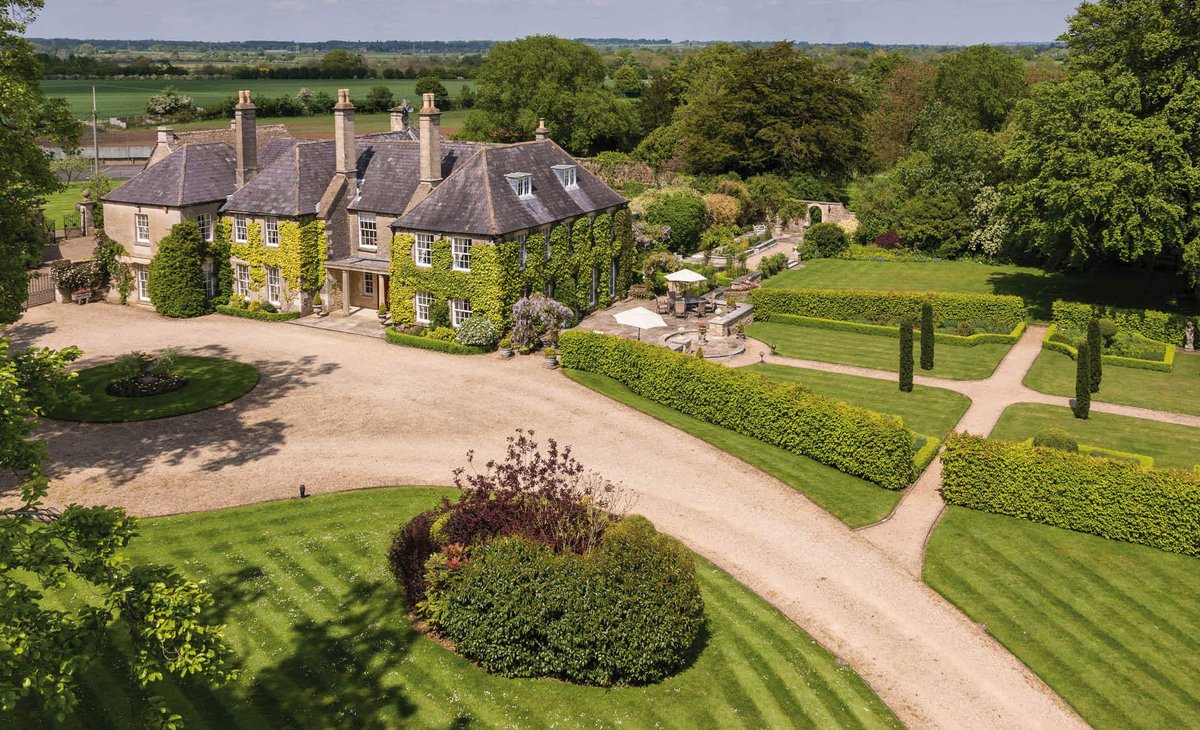 Property_Papers's tweet photo. Which of these properties would you buy? https://t.co/P9ay76XCJt https://t.co/r3gMxR9i0w