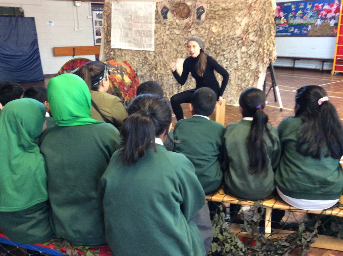 rgntparkschool's tweet photo. 5R are very engaged and making the most of their Language Alive workshop!
#ThePlayHouse #LanguageAlive #Drama #Language https://t.co/jziIypLmOn