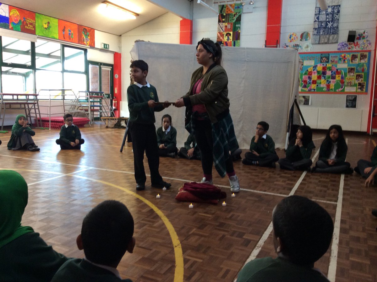 rgntparkschool's tweet photo. 5R are very engaged and making the most of their Language Alive workshop!
#ThePlayHouse #LanguageAlive #Drama #Language https://t.co/jziIypLmOn