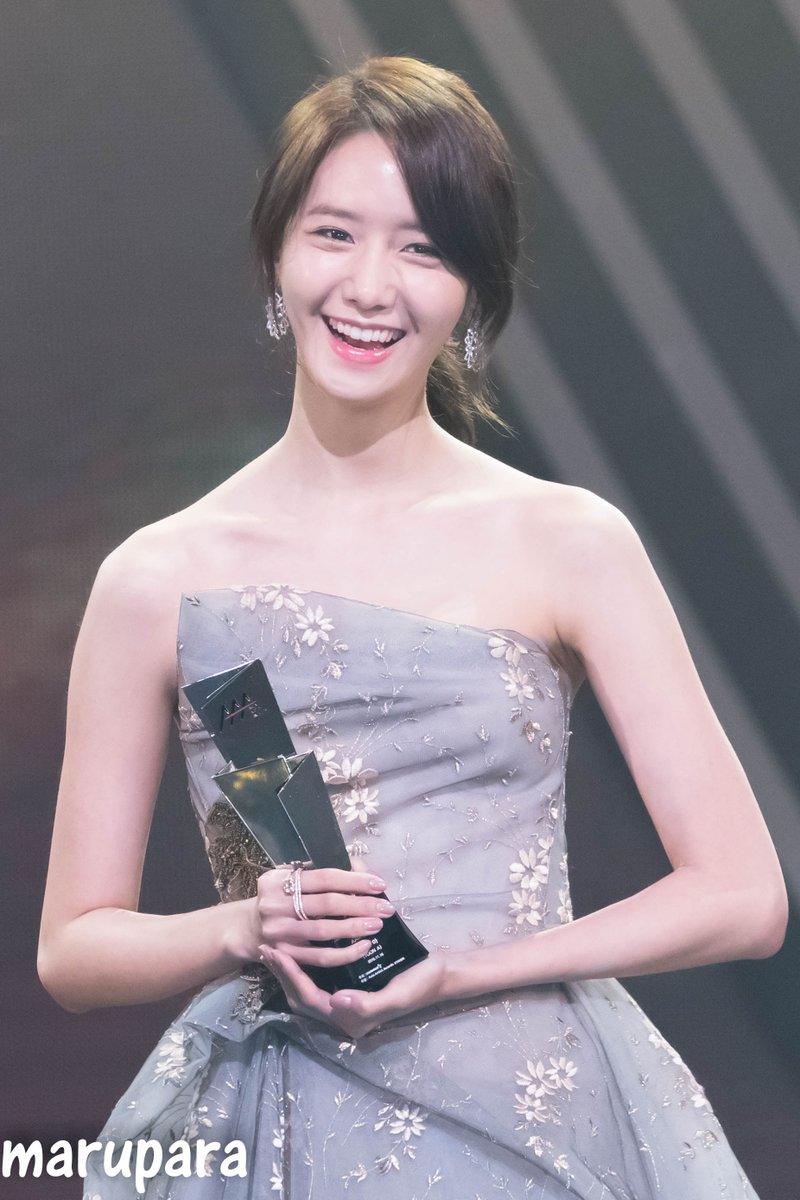 [PIC][16-11-2016]YoonA tham dự "'2016 Asia Artist Awards (AAA)" tại "Kyung Hee University Grand Peace Palace" vào tối nay - Page 4 CybCRs7UUAA0HJ0