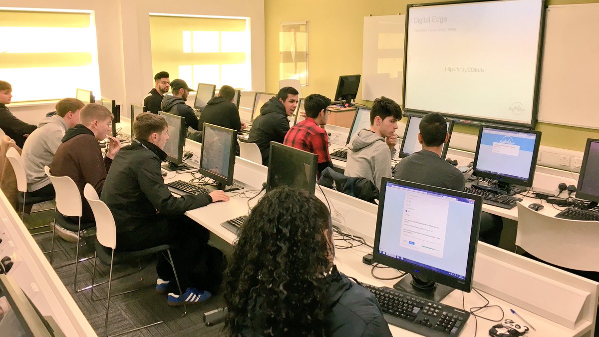 YouthSocialCIC's tweet photo. Thanks to the guys and girls at @huddnewcoll for a great focus group for our #DigitalEdge project! https://t.co/ad56zGymba