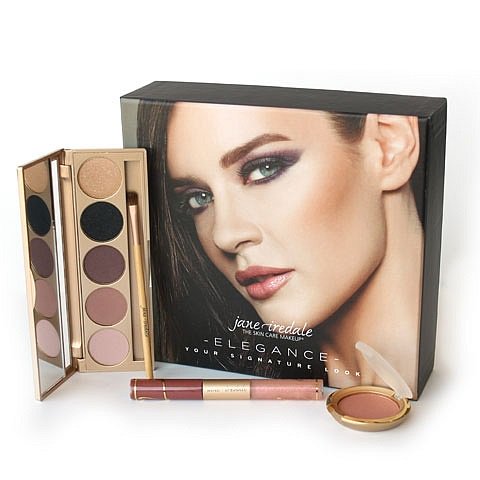 Cosmetictwit's tweet photo. We ♥ Jane Iredale Your Signature Look Box, 5 sets with all you need for the perfect makeup look https://t.co/2tgrNReE6a @janeiredale_UK https://t.co/r3G1OzI4hV