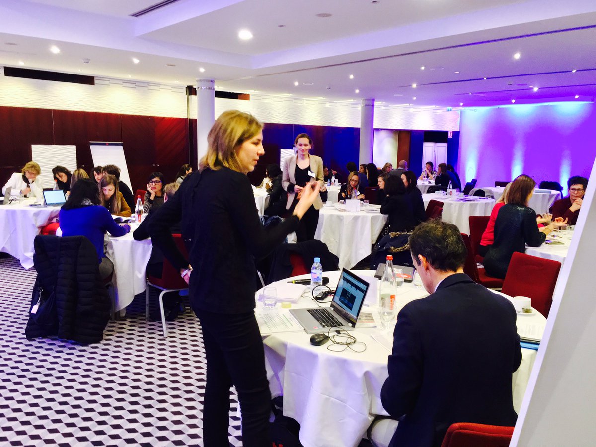 EFEmanagement's tweet photo. Atelier #HackTonPlanDeFormation : ça "pitch" pas mal par ici ! #DLM2016 #formation #projet https://t.co/9eF7N7dJi1