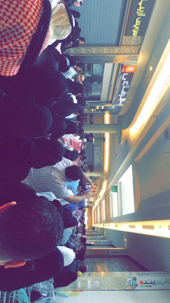 Beesoo22's tweet photo. #بنده 
الي ب المدينة من جد الناس عقولهم مادري كيف ماعلينا تعرفون صاحب بنده ب اتفاهم معاه 😂😂😂😂 https://t.co/Oc3HEIa4QV