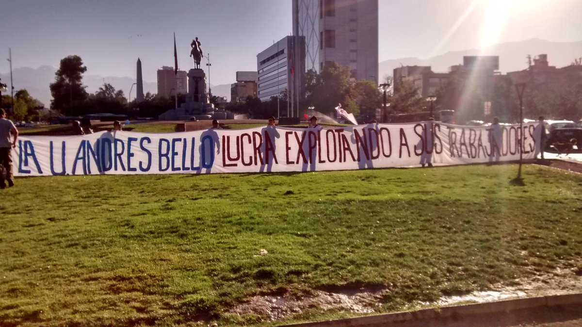 Sunab8's tweet photo. #AHORA @Sunab8 manifestandose en Plaza Italia, llevamos 19 días en Huelga!! ARRIBA LOS QUE LUCHAN!RT @Sindical_cl @El_Ciudadano @thecliniccl https://t.co/udBFigLOcG