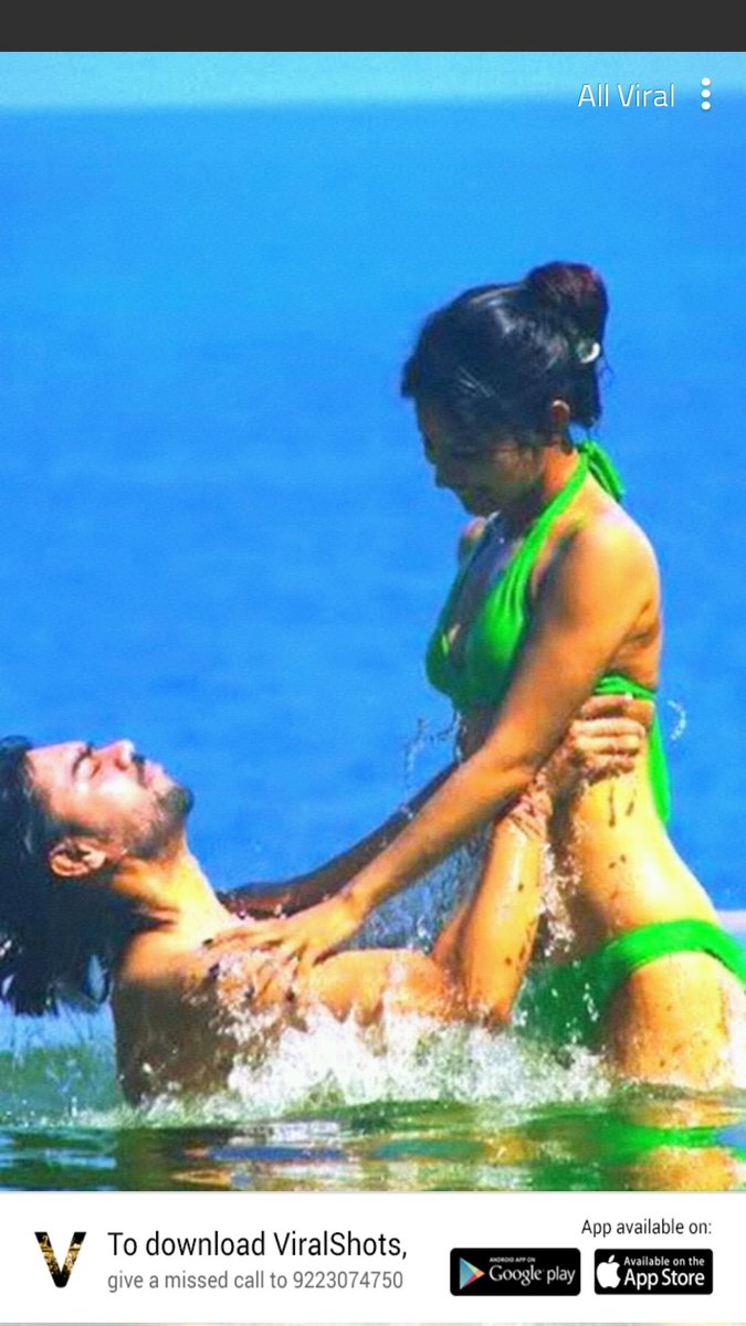 bollywoodins's tweet photo. Actress Mouni Roy's Private pics leaked! https://t.co/dKl6TzdoEv